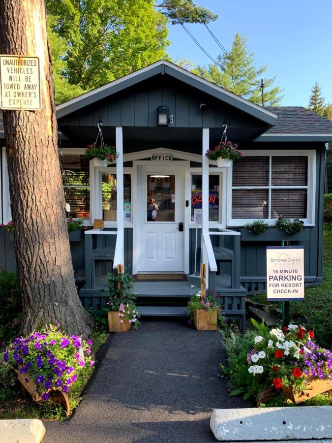The Stone Gate Resort Lake George Exterior foto